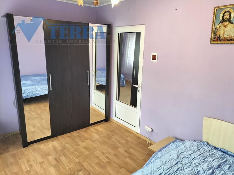 Apartament cu 2 camere semidecomandat, mobilat în Mioveni