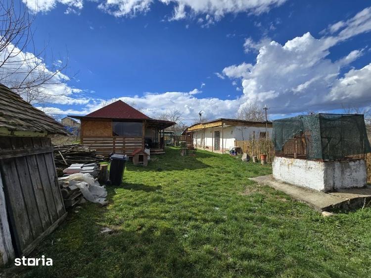 Casă cu 3 camere cu Teren 2876 Mp în Central