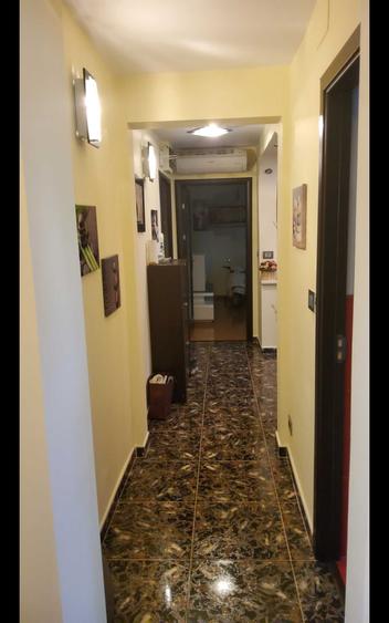 Apartament cu 3 camere decomandat în Sud