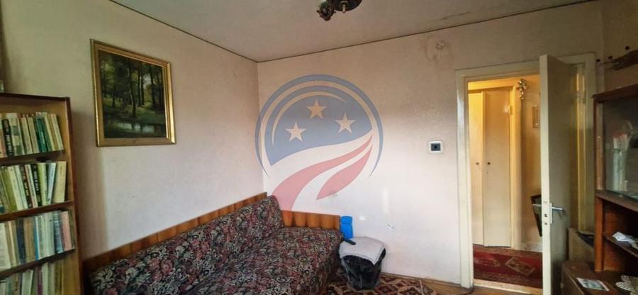 Apartament cu 3 camere semidecomandat în Gării