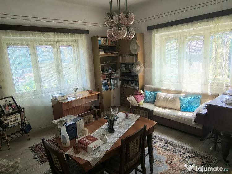 Casă cu 4 camere cu Teren 7729 Mp în Central