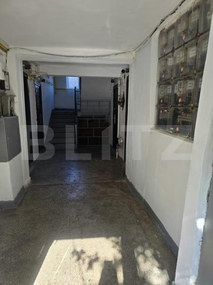 Apartament de vânzare, 2 camere, 35 mp, zona Micro 6 - 12