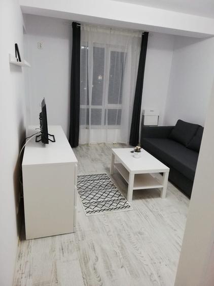 Garsonieră decomandată în Central
