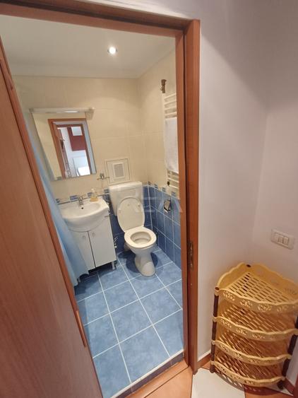 Apartament cu 3 camere decomandat, mobilat în Berceni