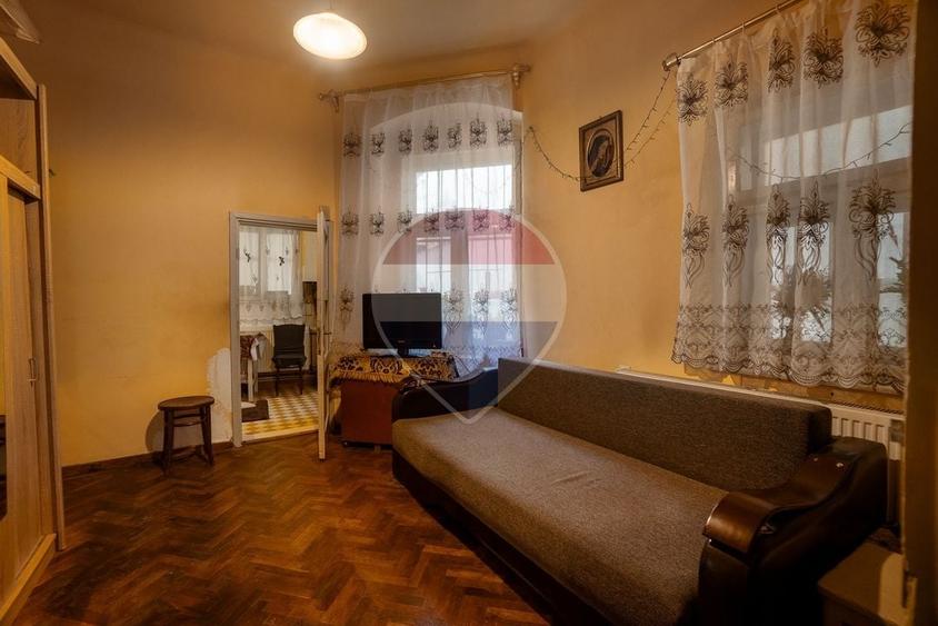 Apartament cu 3 camere decomandat în Centrul Istoric