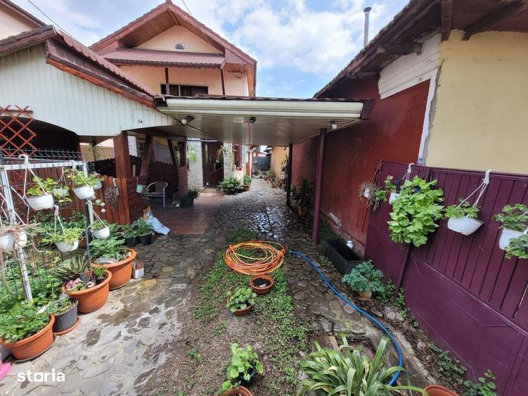 Casă cu 4 camere cu Teren 300 Mp în Central