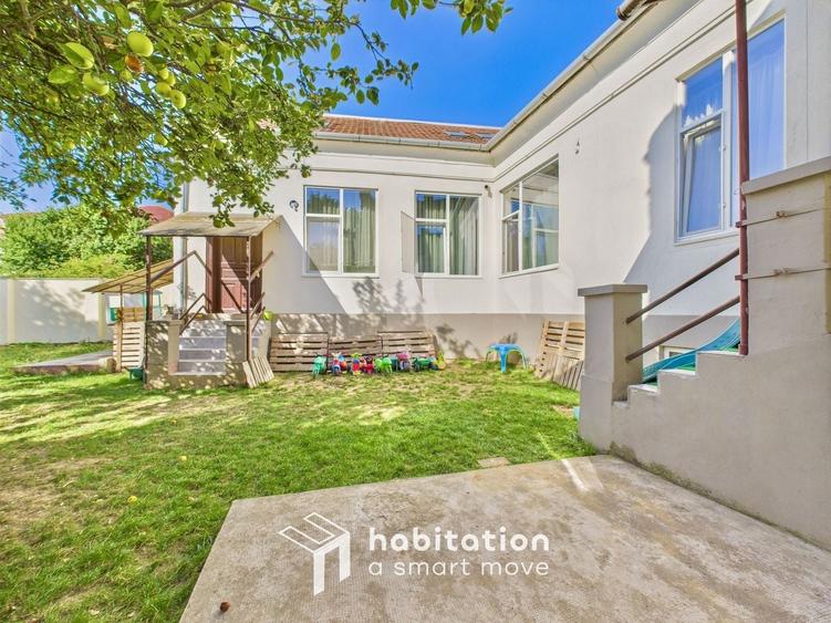 Casă individuală cu 10 camere cu Canalizare în Lunei