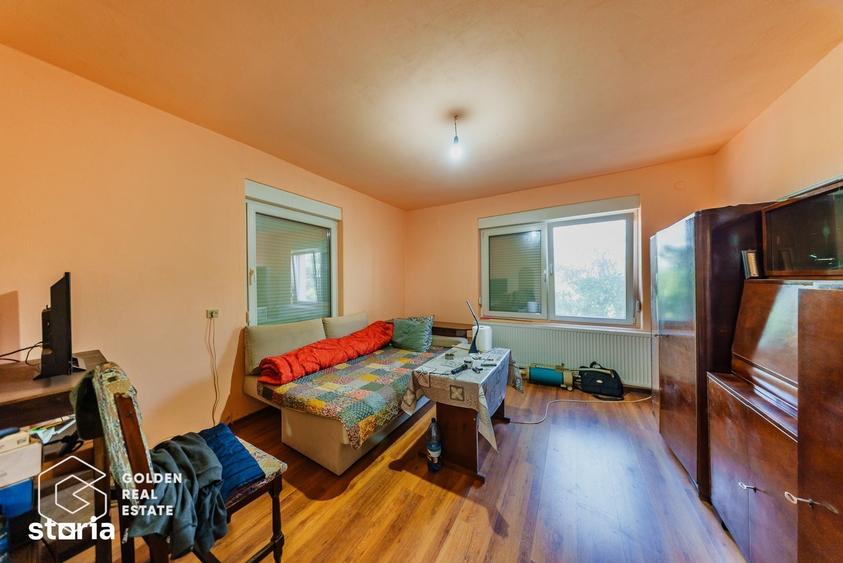 Casă cu 5 camere cu Teren 1878 Mp în Central