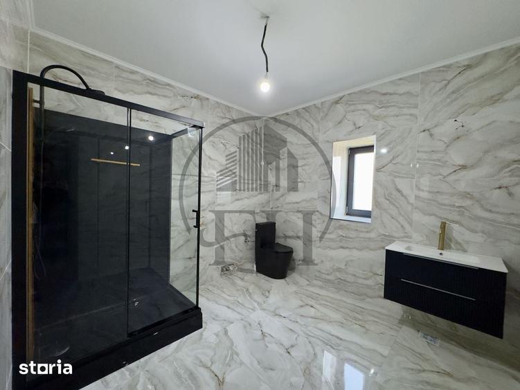 Casă cu 4 camere cu Teren 2561 Mp în Cobadin