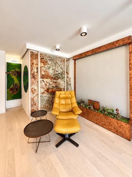 Apartament cu 5 camere semidecomandat în P-ța Unirii