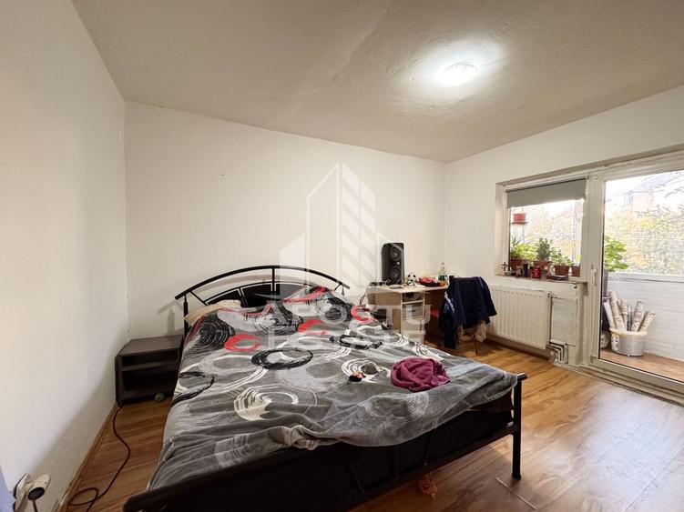 Apartament cu 4 camere decomandat, mobilat în Steaua