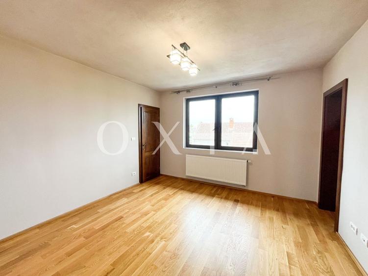 Duplex cu 4 camere cu Canalizare în Giroc