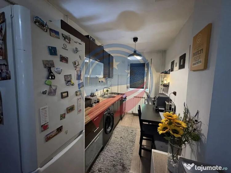 Apartament cu 2 camere semidecomandat în Craiovița Nouă