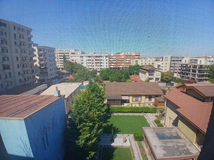 Apartament cu 2 camere decomandat în Km 5