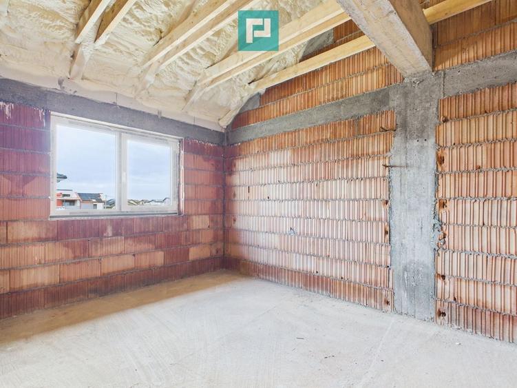 Duplex cu 4 camere cu Canalizare în Săcălaz
