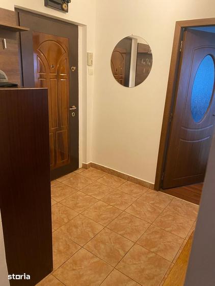 Apartament cu 2 camere decomandat în Micro 6