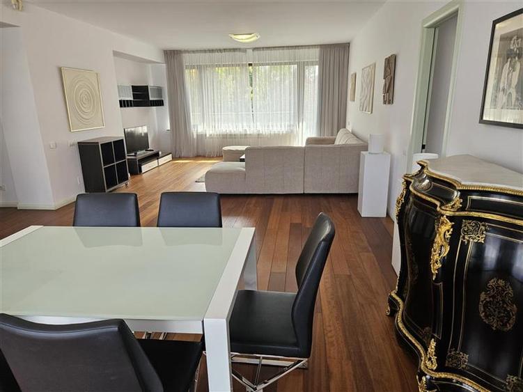 Apartament cu 3 camere semidecomandat, mobilat în Kiseleff