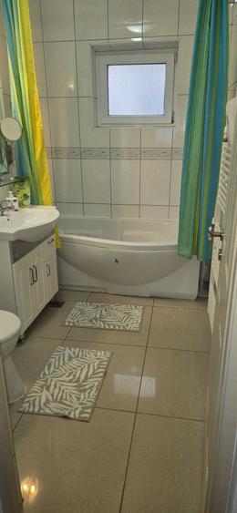 Apartament cu 2 camere decomandat în Carrefour