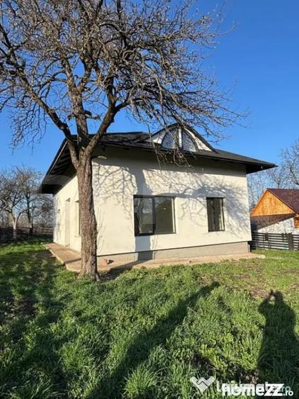 Casa cu 6 camere, 160 mp, ?i teren generos de 900 mp, loc. - 5