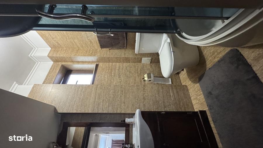 Casă cu 4 camere cu Piscina în Central