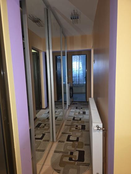 Apartament cu 3 camere decomandat în Găvana