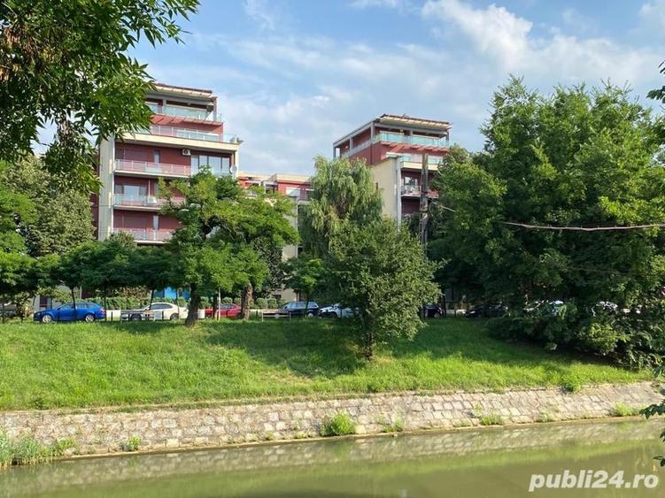 Apartament cu 2 camere decomandat în Take Ionescu