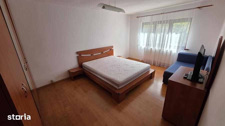 Apartament cu 4 camere în Est