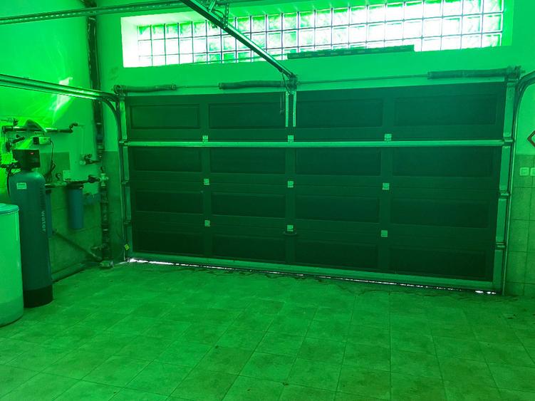 Casă cu 5 camere cu Teren 652 Mp în Sisești