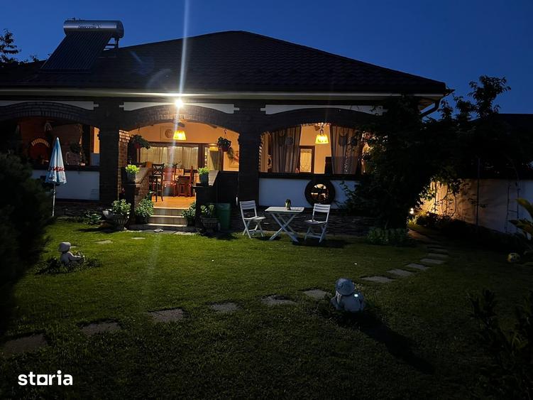 Casă cu 5 camere cu Teren 1900 Mp în Mogoșești