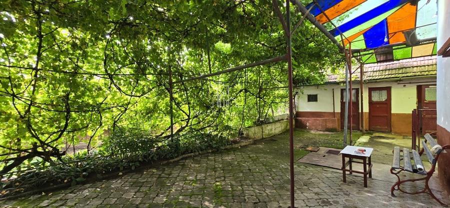 Casă individuală cu 2 camere cu Canalizare în Est
