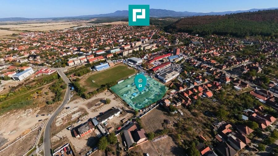 Teren Construcții intravilan de 9871 mp, în Central