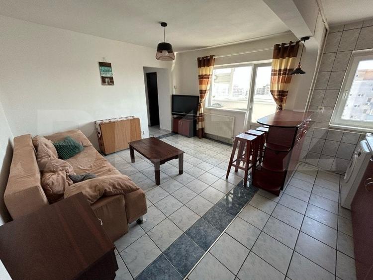 Apartament cu 4 camere decomandat, mobilat în Cetate