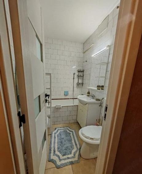 Apartament cu 2 camere decomandat, mobilat în Titan