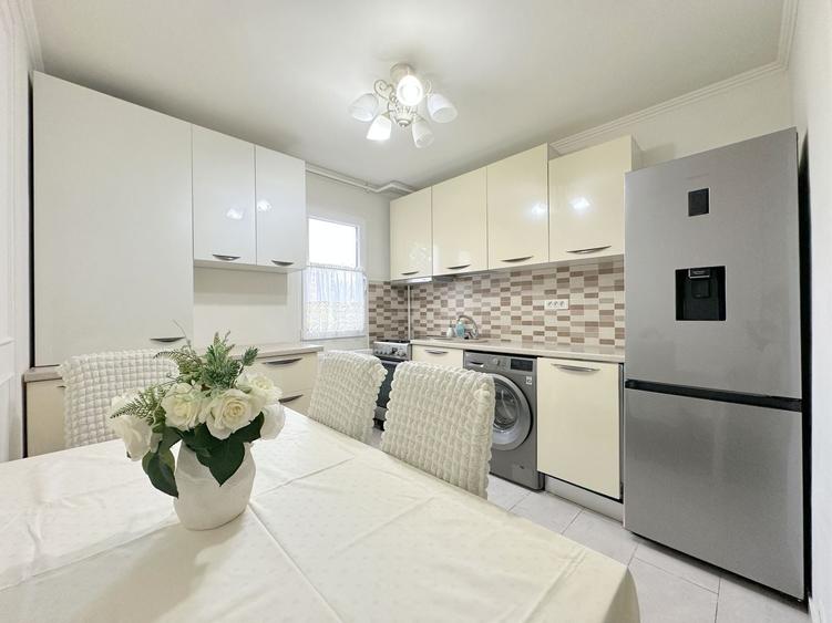 Apartament cu 2 camere semidecomandat, mobilat în Tipografilor