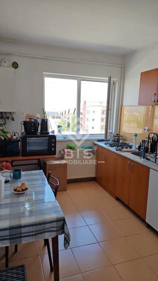 Apartament cu 3 camere decomandat în Bună Ziua