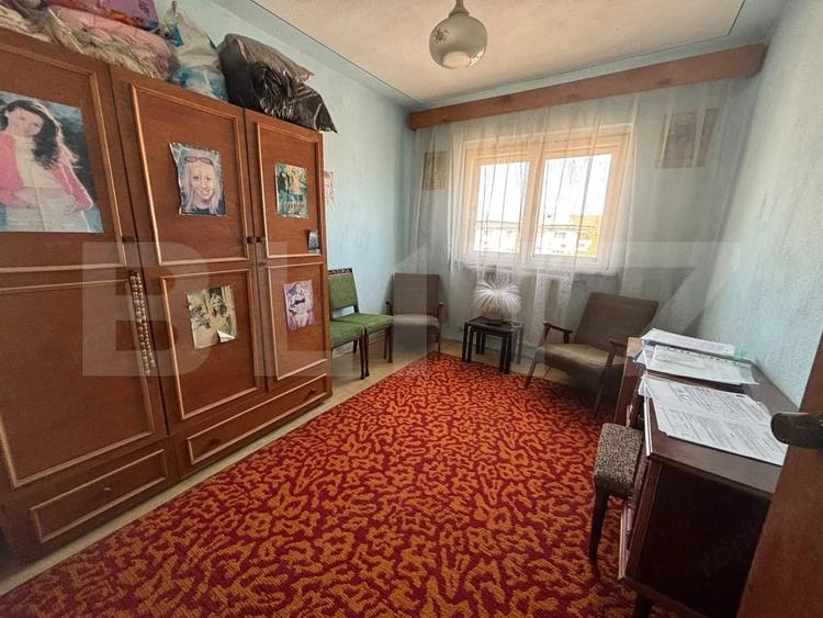 Apartament cu 3 camere decomandat în Micro 12