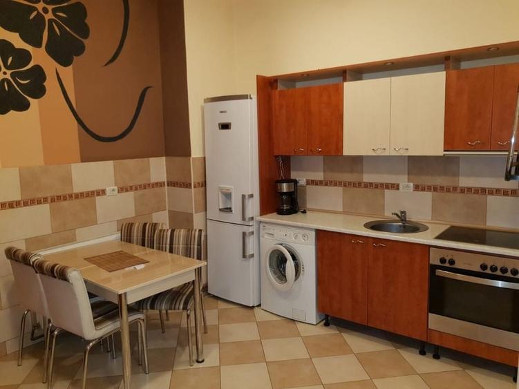 Apartament cu 2 camere semidecomandat în Ultracentral