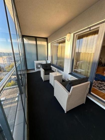 Apartament cu 3 camere semidecomandat, mobilat în Dristor