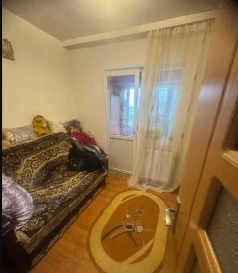 Apartament cu 3 camere decomandat în Inel I