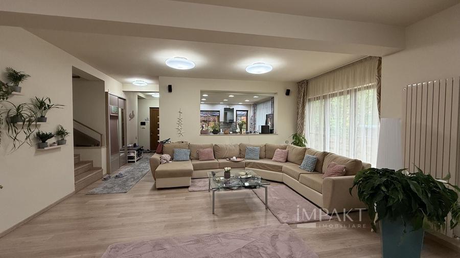 Casă individuală cu 6 camere cu Canalizare în Făget