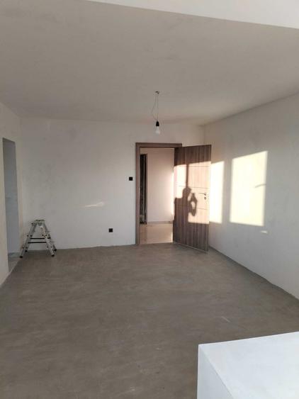 Apartament cu 2 camere decomandat în Vest