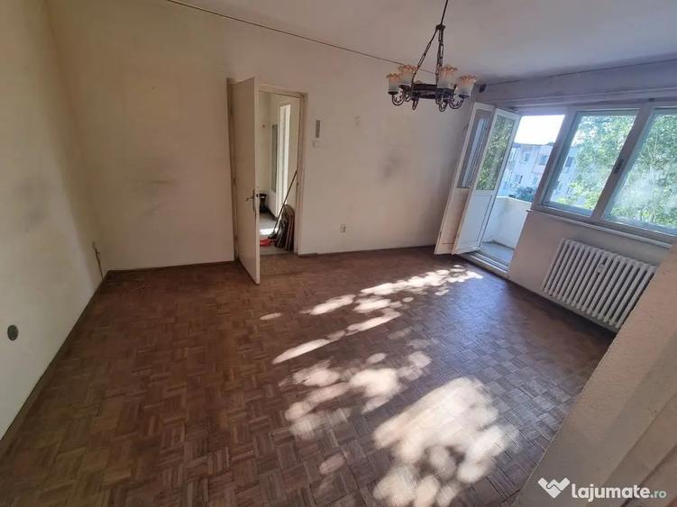 Apartament cu 2 camere semidecomandat în City Park Mall