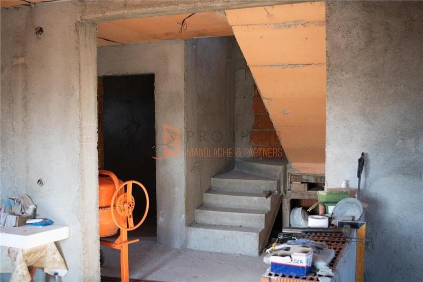 Casă individuală cu 5 camere cu Teren 480 Mp în Potoceni