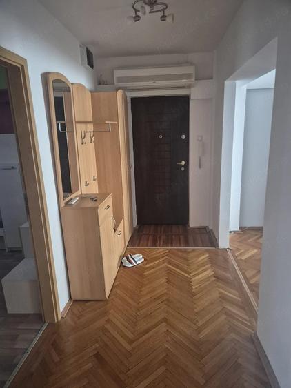 Apartament cu 3 camere decomandat în Aradului