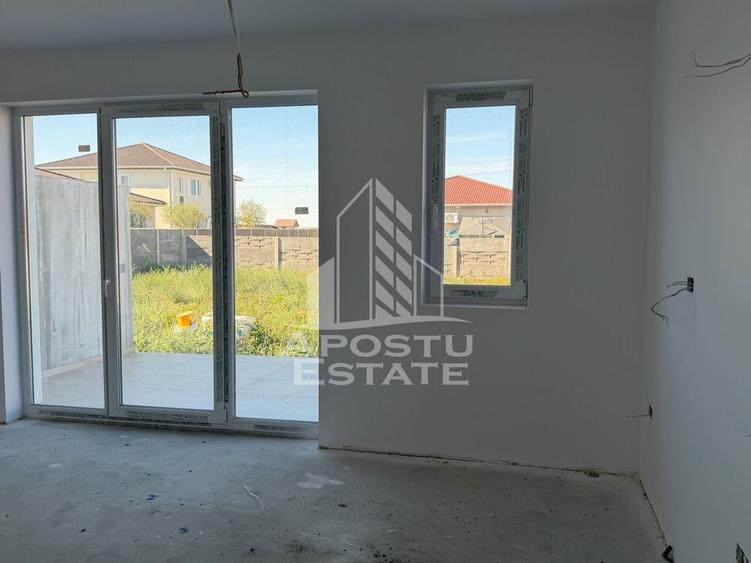Duplex cu 4 camere cu Canalizare în Remetea Mare