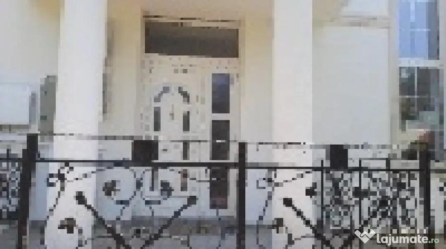 Casă cu 3 camere cu Teren 100 Mp în Central