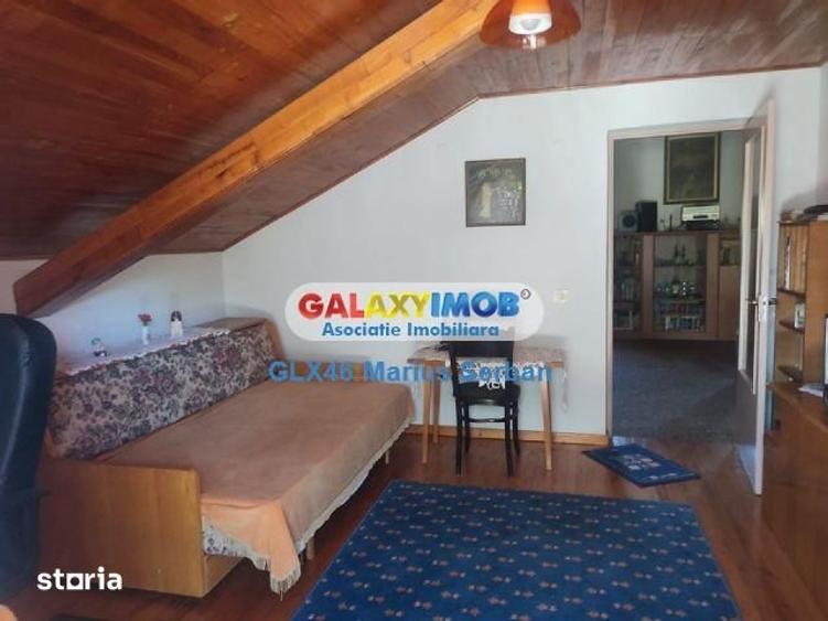 Casă cu 5 camere cu Teren 3657 Mp în Valea