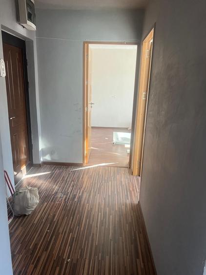 Apartament cu 3 camere decomandat în Ostroveni
