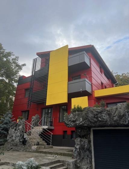 Casă cu 4 camere cu Teren 800 Mp în Bucium