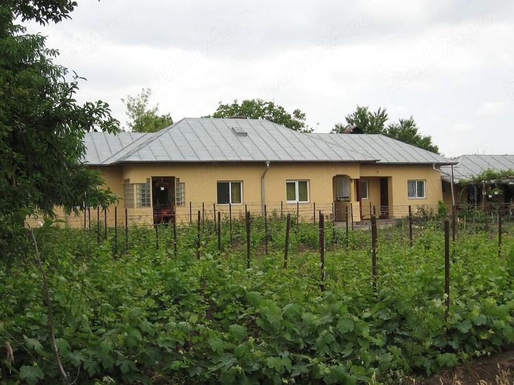 Casă cu 4 camere cu Teren 2330 Mp în Ionașcu